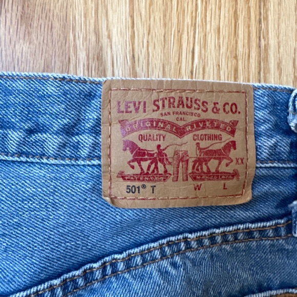 Levi’s 501 T taper Jeans - Picture 8 of 9